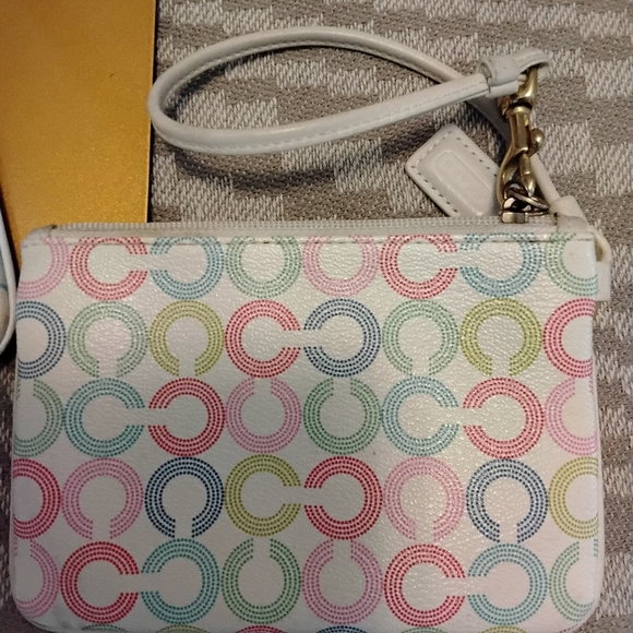 Coach wristlet bundle featuring two fun signature prints - Picture 6 of 7